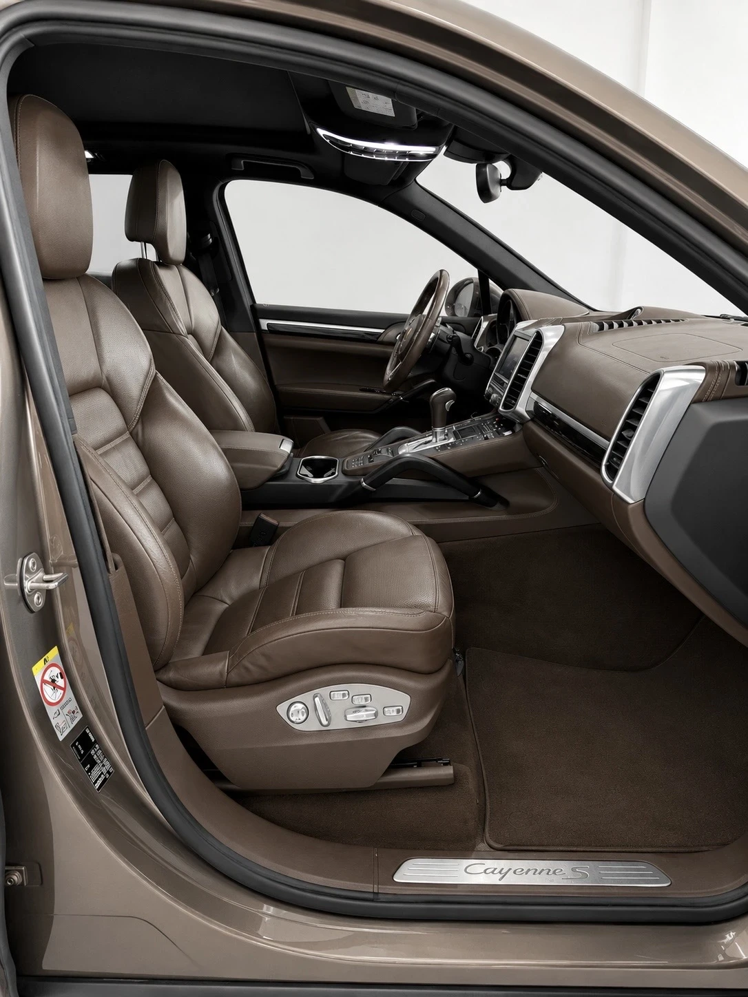 Porsche Cayenne S E-Hybrid ПРОМОЦИЯ 416 к.с. 4x4 Facelift Обслужен, снимка 14 - Автомобили и джипове - 55828721