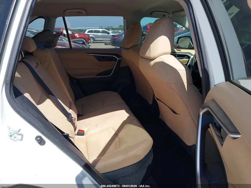 Toyota Rav4 2.5l Hybrid Le, снимка 8 - Автомобили и джипове - 55565512