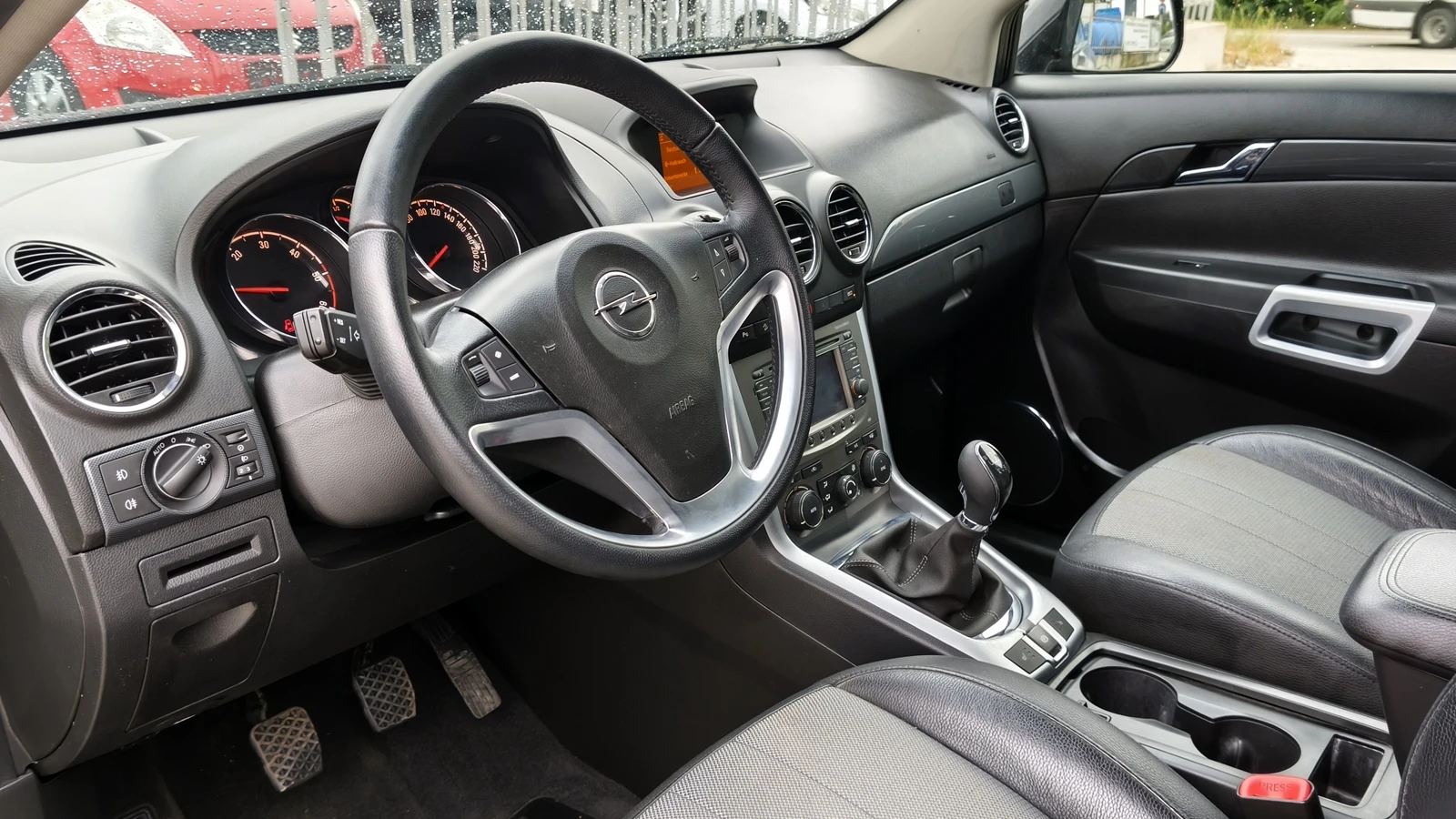 Opel Antara 2.2CDTi Facelift, снимка 9 - Автомобили и джипове - 56290224
