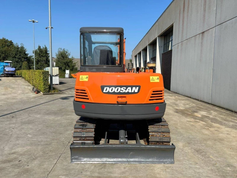 Багер DOOSAN DH55-V, снимка 3 - Индустриална техника - 49091073