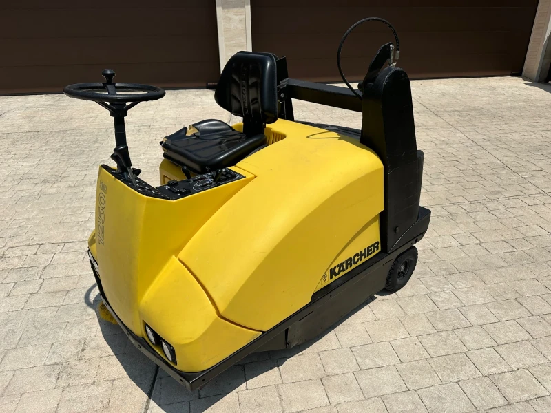 Други специализирани машини Друга Karcher 1250 KMR -Метачна машина
