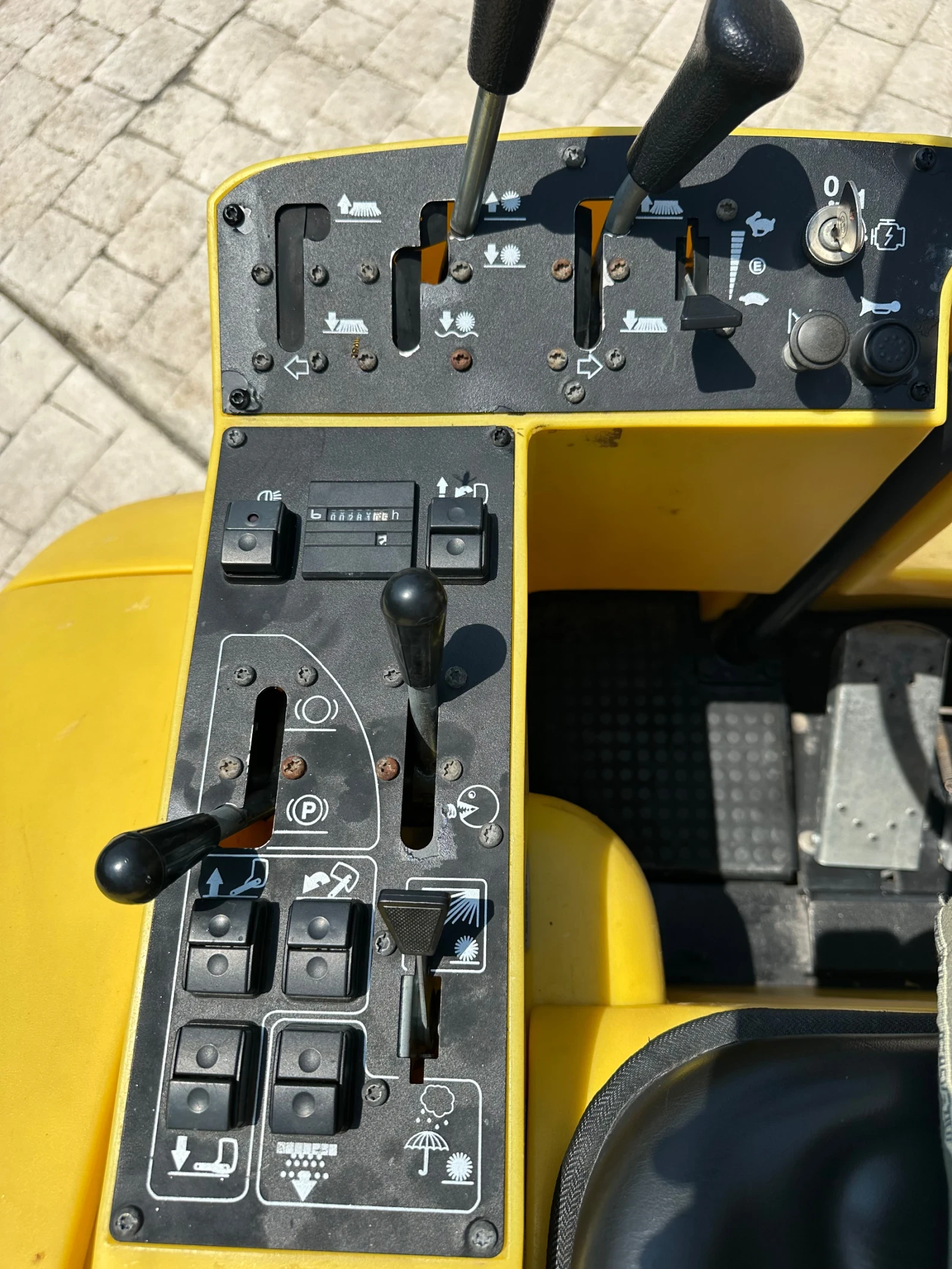 Други специализирани машини Друга Karcher 1250 KMR -Метачна машина - изображение 8