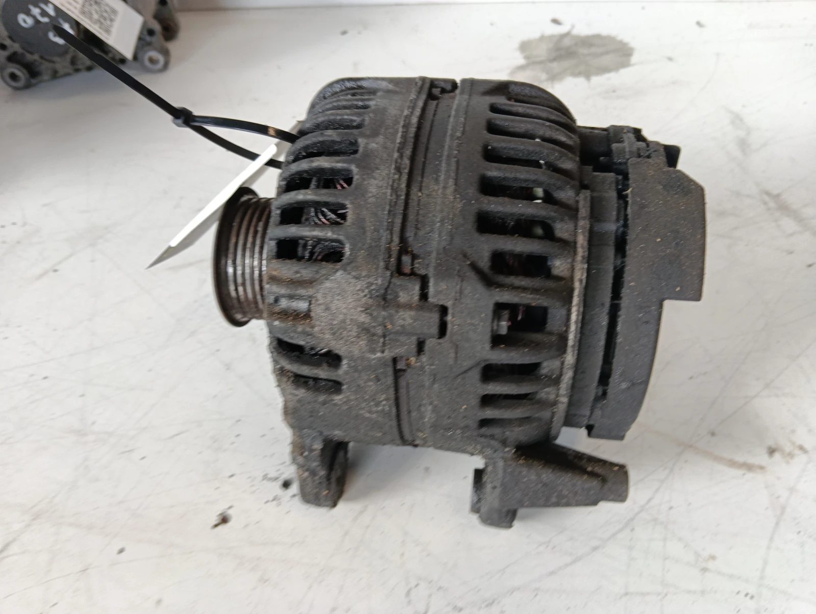 алтернатор 3.0 Audi A4