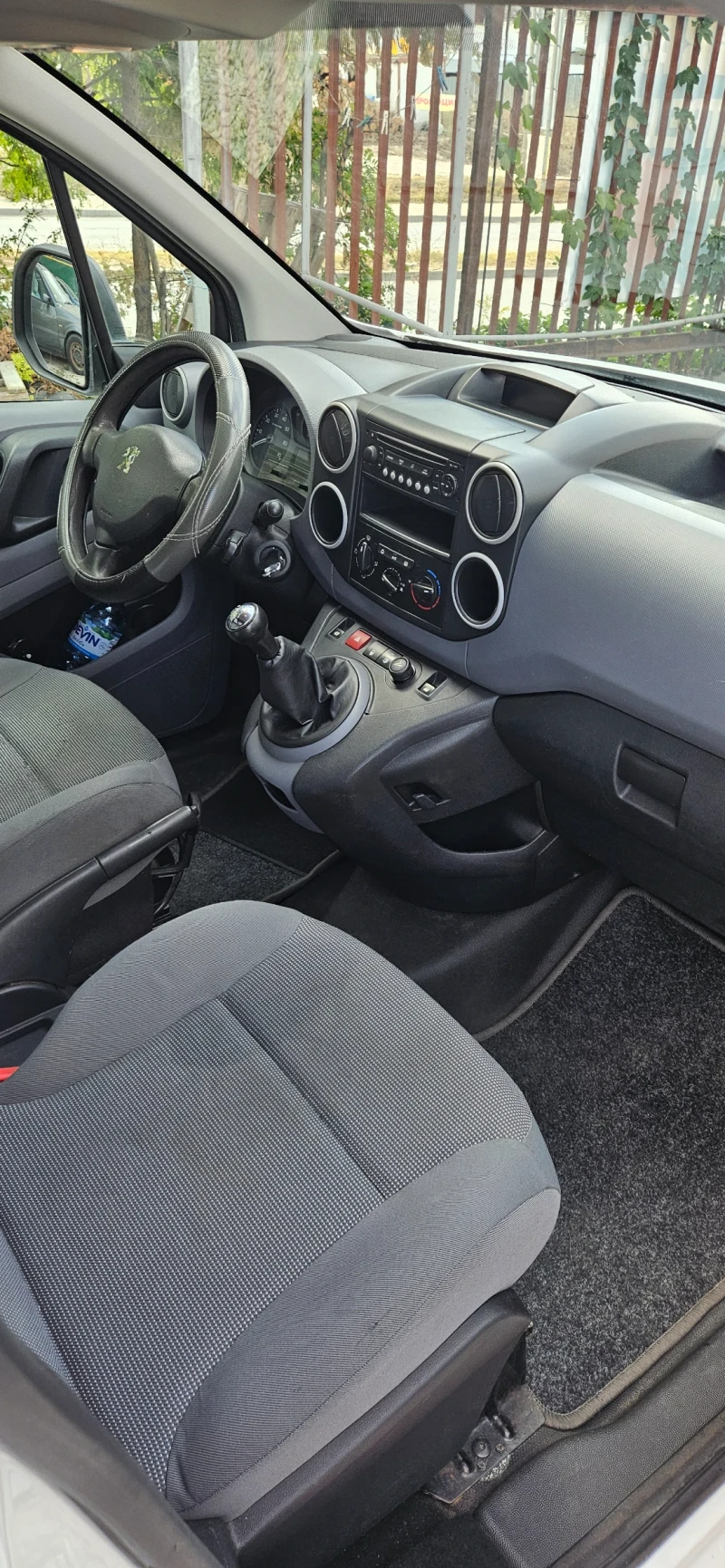 Peugeot Partner 1.6 Hdi , климатик, централно, снимка 9 - Автомобили и джипове - 51844217