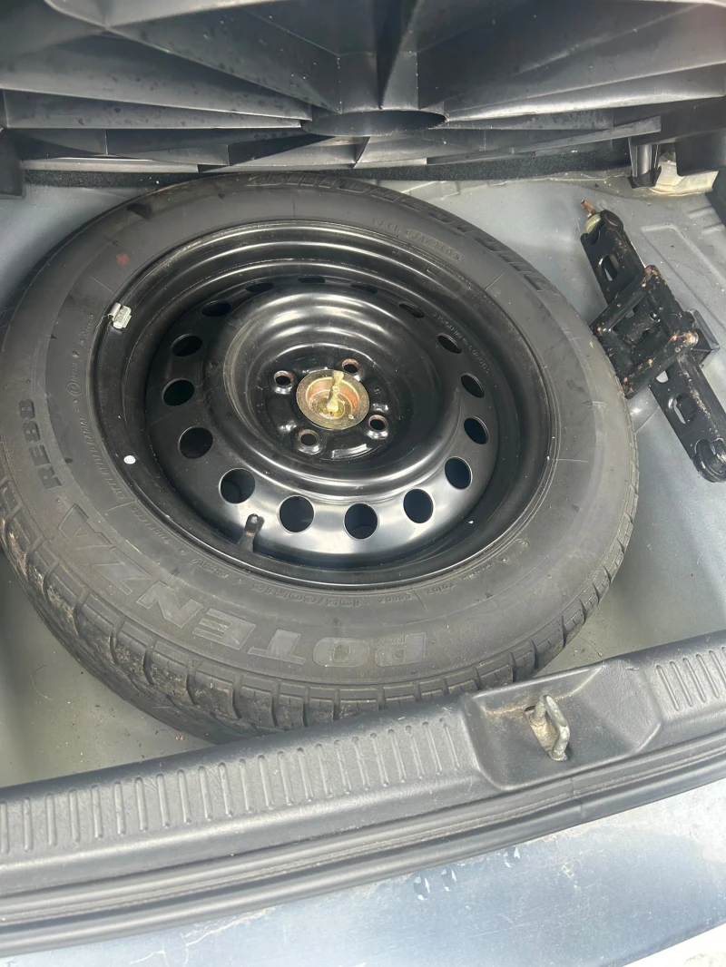 Toyota Corolla verso, снимка 17 - Автомобили и джипове - 53371085