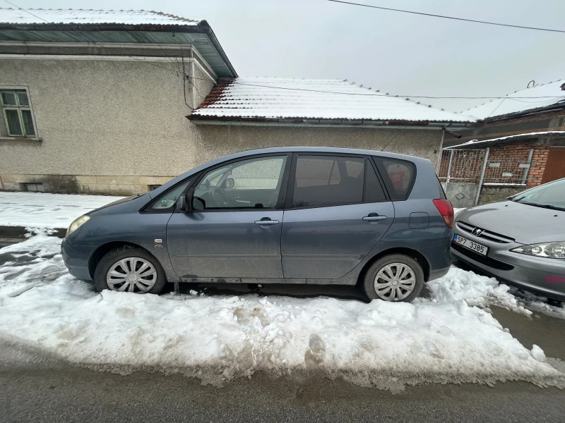 Toyota Corolla verso, снимка 7 - Автомобили и джипове - 53371085