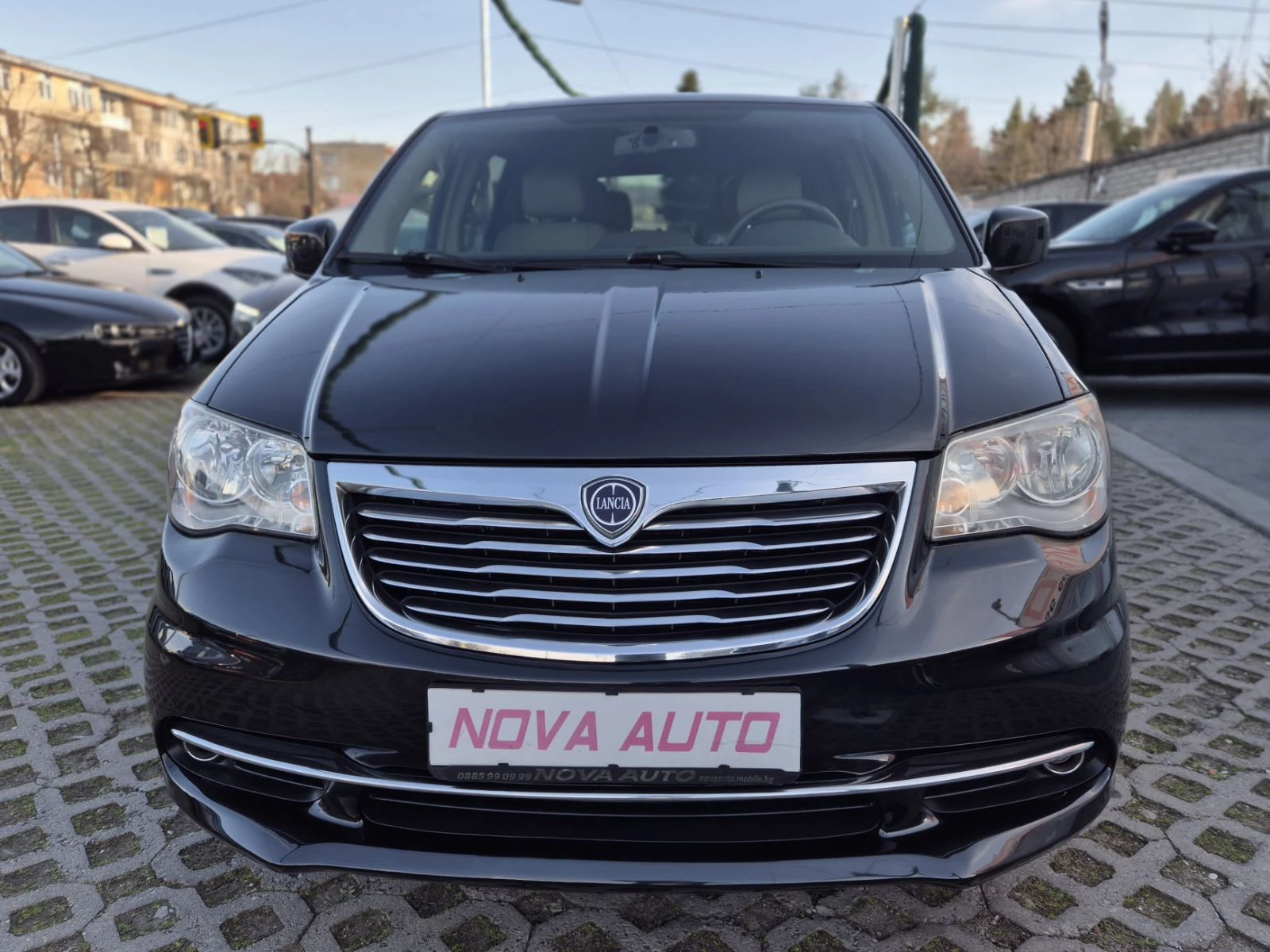 Lancia Voyager 2.8D-7 МЕСТА-07.2013г-СУПЕР СЪСТОЯНИЕ, снимка 6 - Автомобили и джипове - 53787145