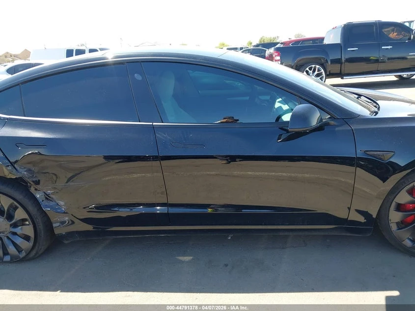 Tesla Model 3 Performance Dual Motor All-Wheel Drive, снимка 13 - Автомобили и джипове - 54424554