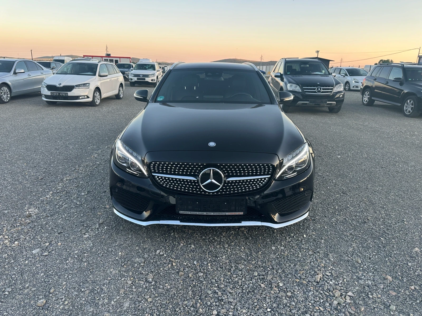 Mercedes-Benz C 220 2xAMG PACK* 2.2CDI* KEYLESS GO* BLIND SPOT, снимка 2 - Автомобили и джипове - 54683382