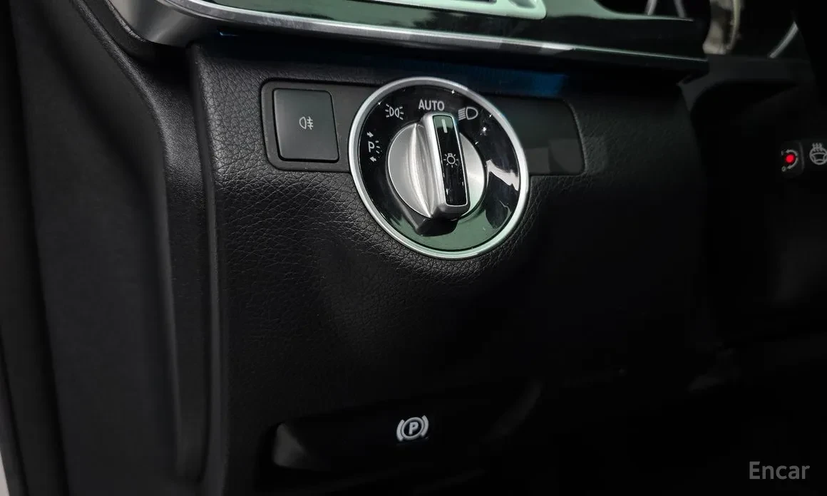 Mercedes-Benz E 220 BlueTEC Avantgarde Sport!!, снимка 14 - Автомобили и джипове - 55185475