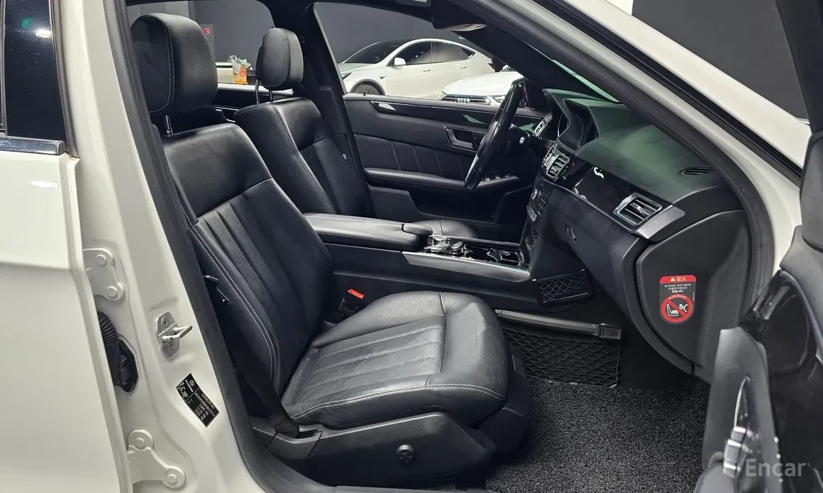 Mercedes-Benz E 220 BlueTEC Avantgarde Sport!!, снимка 10 - Автомобили и джипове - 55185475
