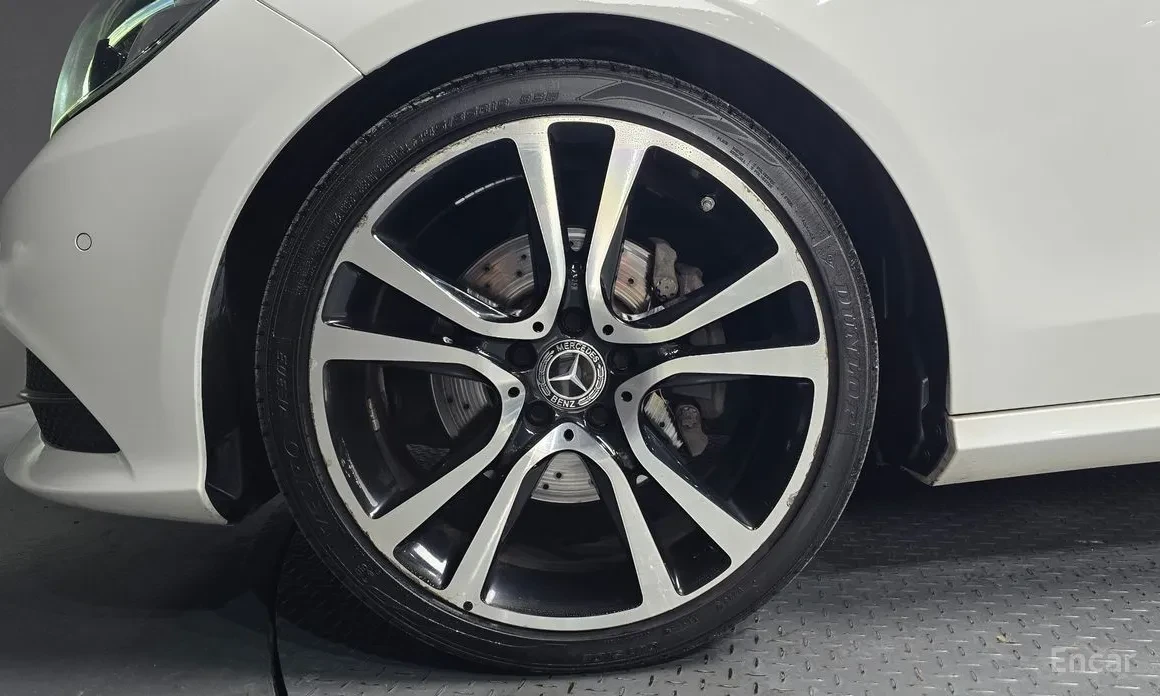 Mercedes-Benz E 220 BlueTEC Avantgarde Sport!!, снимка 5 - Автомобили и джипове - 55185475
