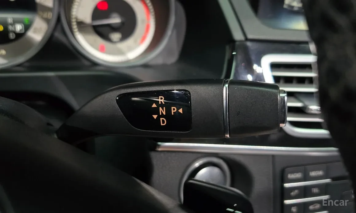 Mercedes-Benz E 220 BlueTEC Avantgarde Sport!!, снимка 9 - Автомобили и джипове - 55185475