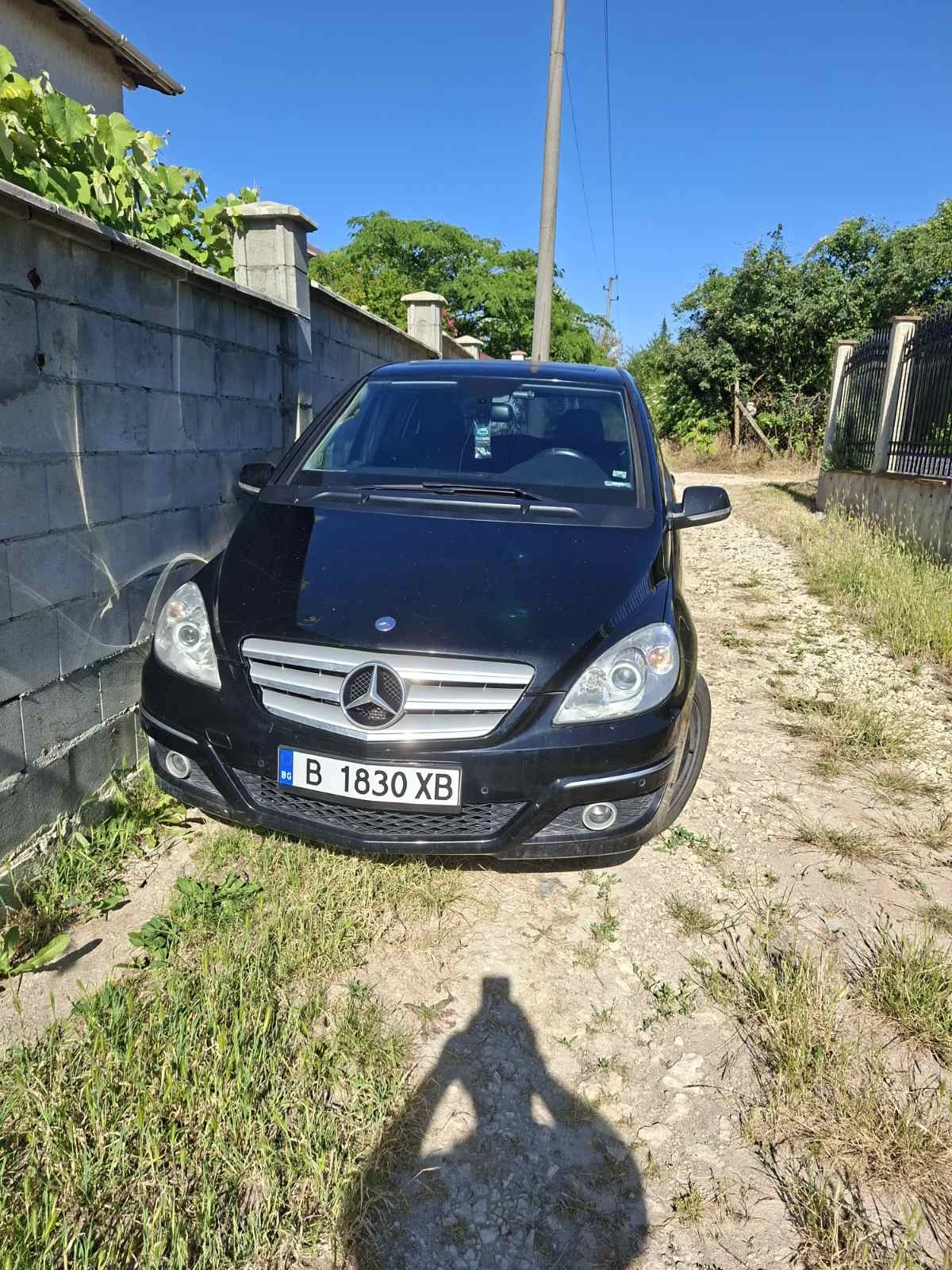 Mercedes-Benz B 180