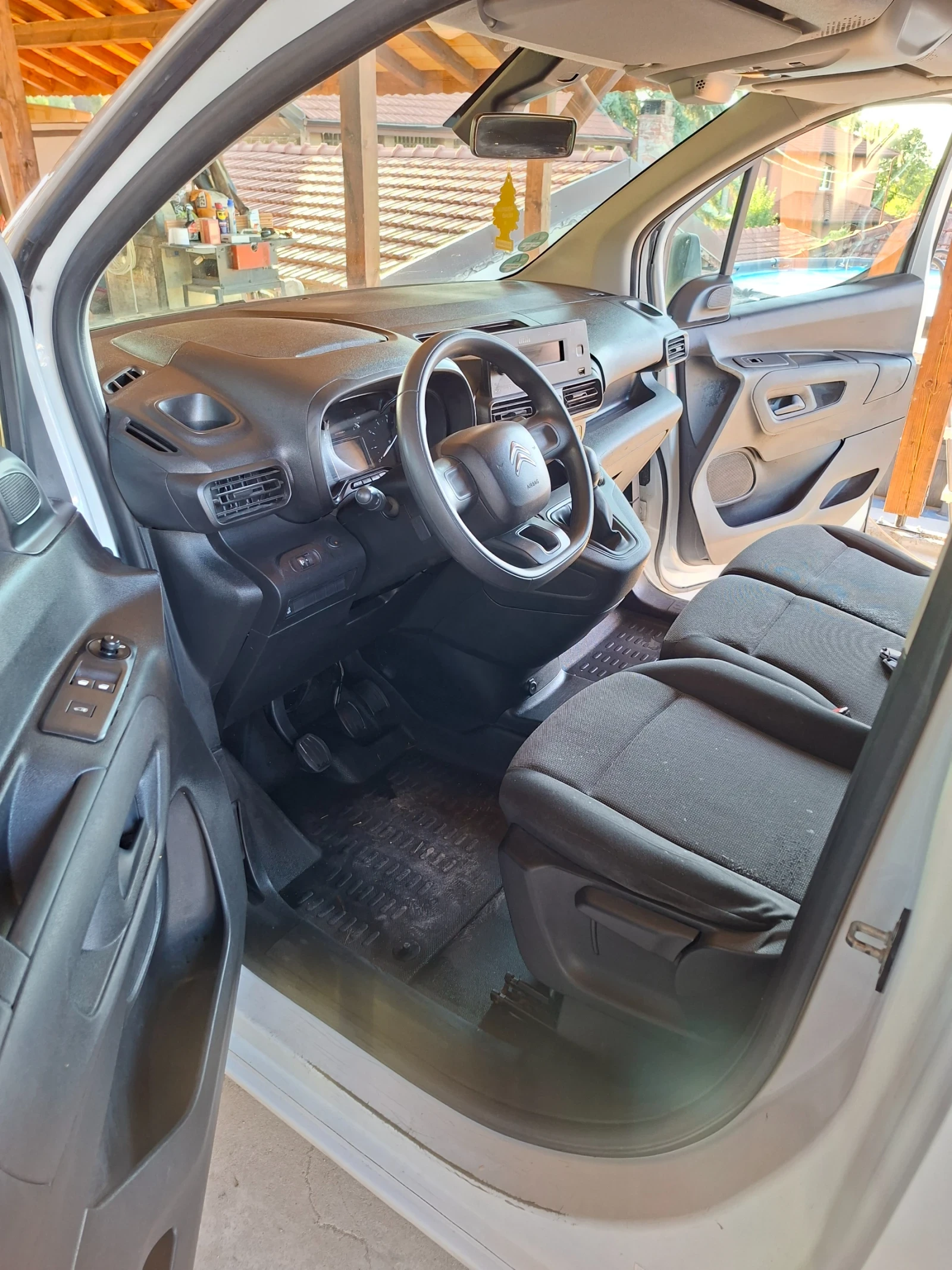 Citroen Berlingo 1.6 HDI, снимка 8 - Автомобили и джипове - 55800083