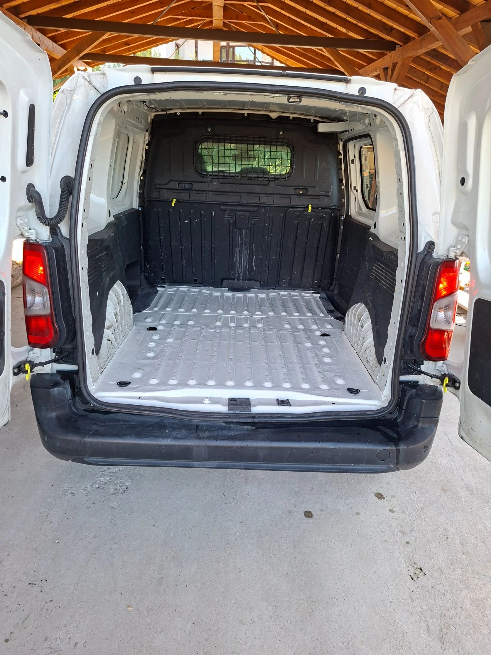 Citroen Berlingo 1.6 HDI, снимка 7 - Автомобили и джипове - 55800083