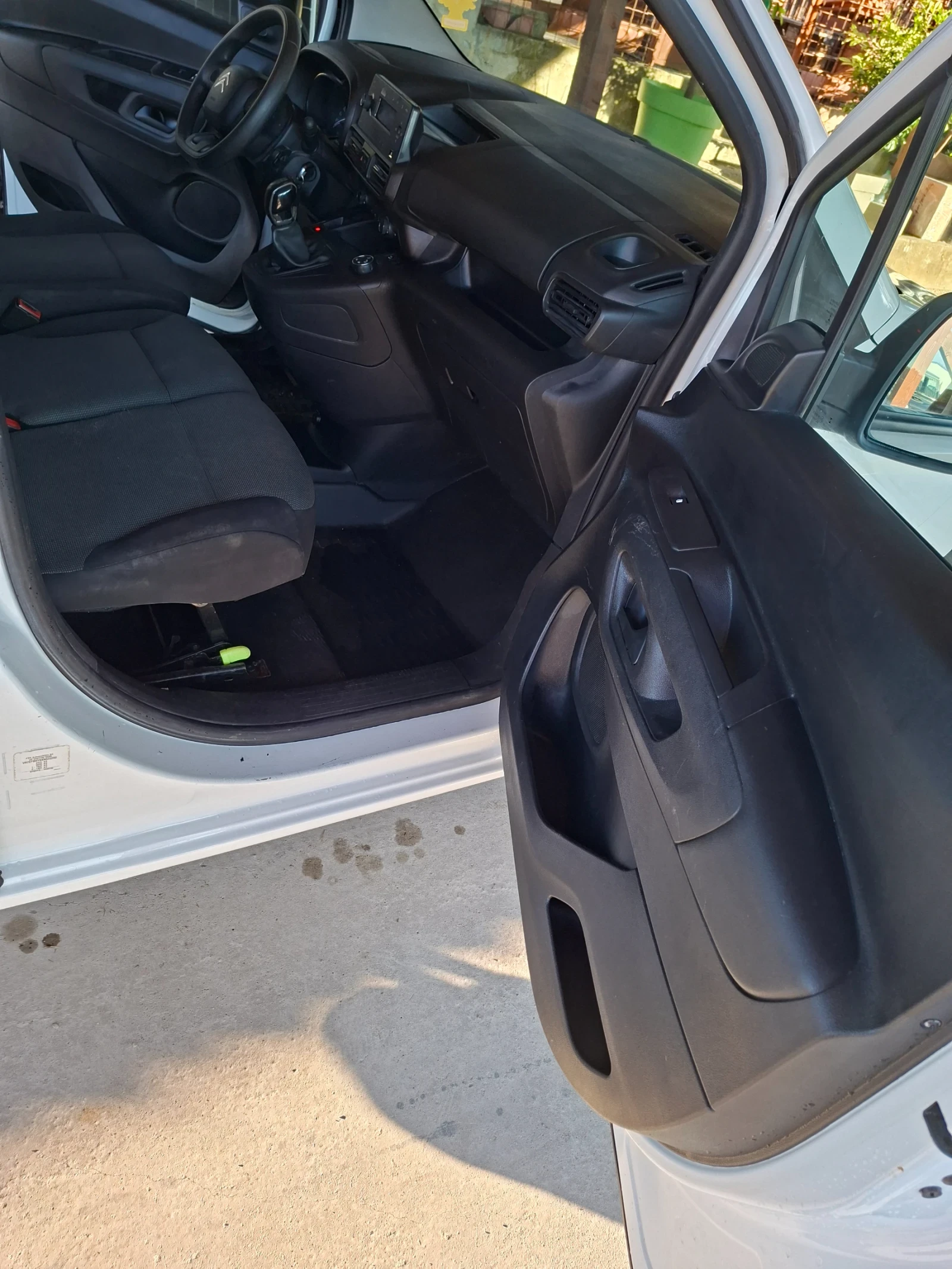 Citroen Berlingo 1.6 HDI, снимка 10 - Автомобили и джипове - 55800083