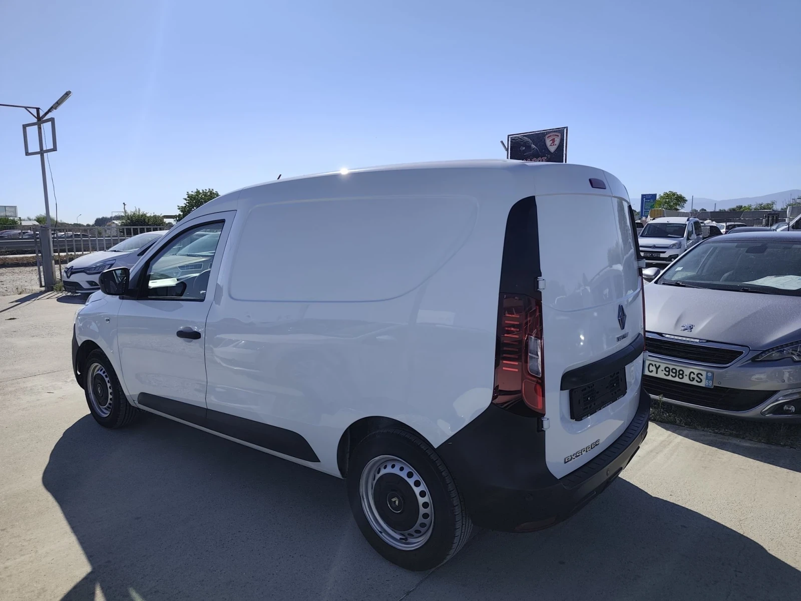 Renault Express ДДС, Италия , снимка 6 - Автомобили и джипове - 56112404