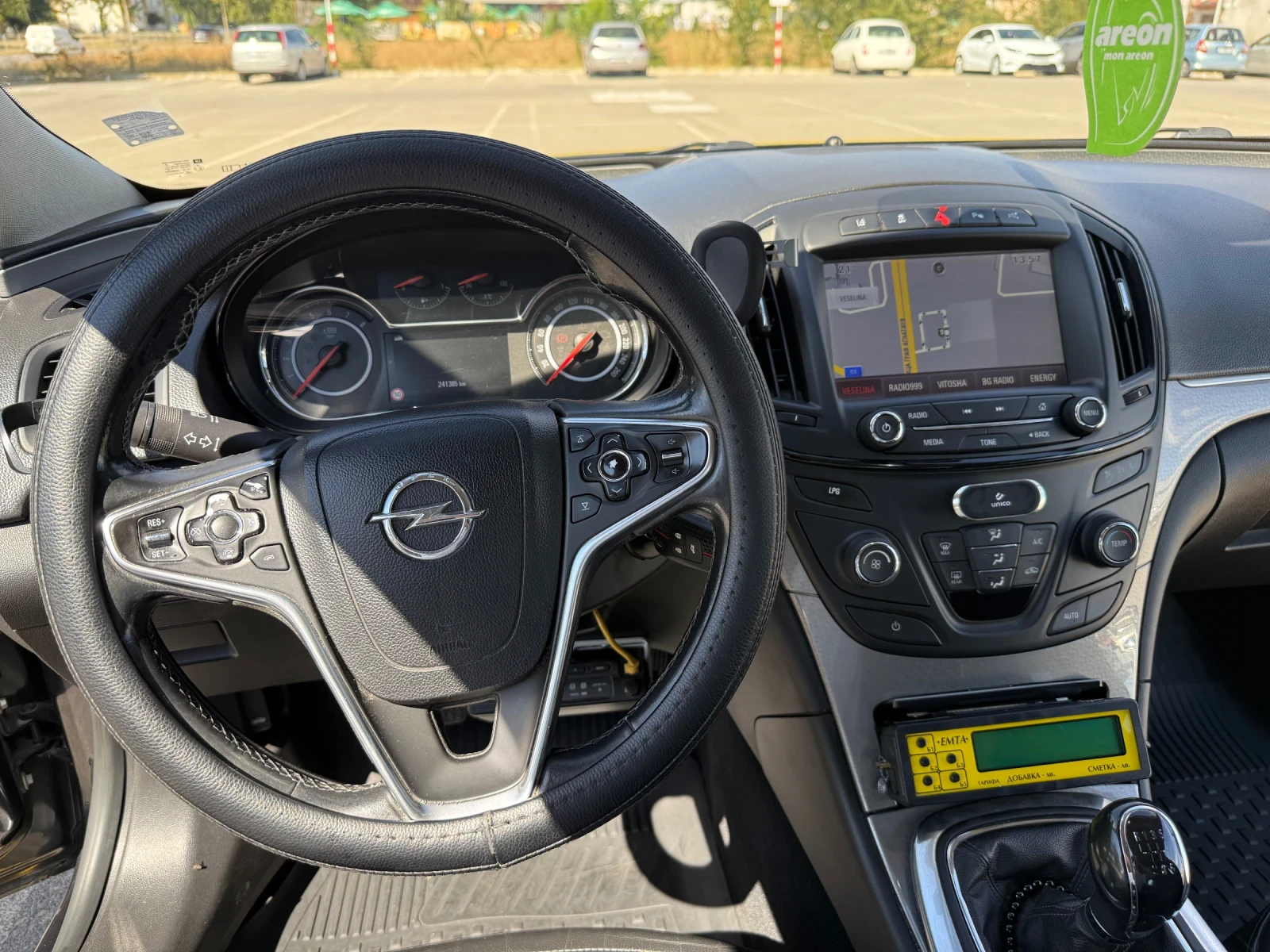 Opel Insignia 1.4i с фабрична газ, снимка 13 - Автомобили и джипове - 56129996