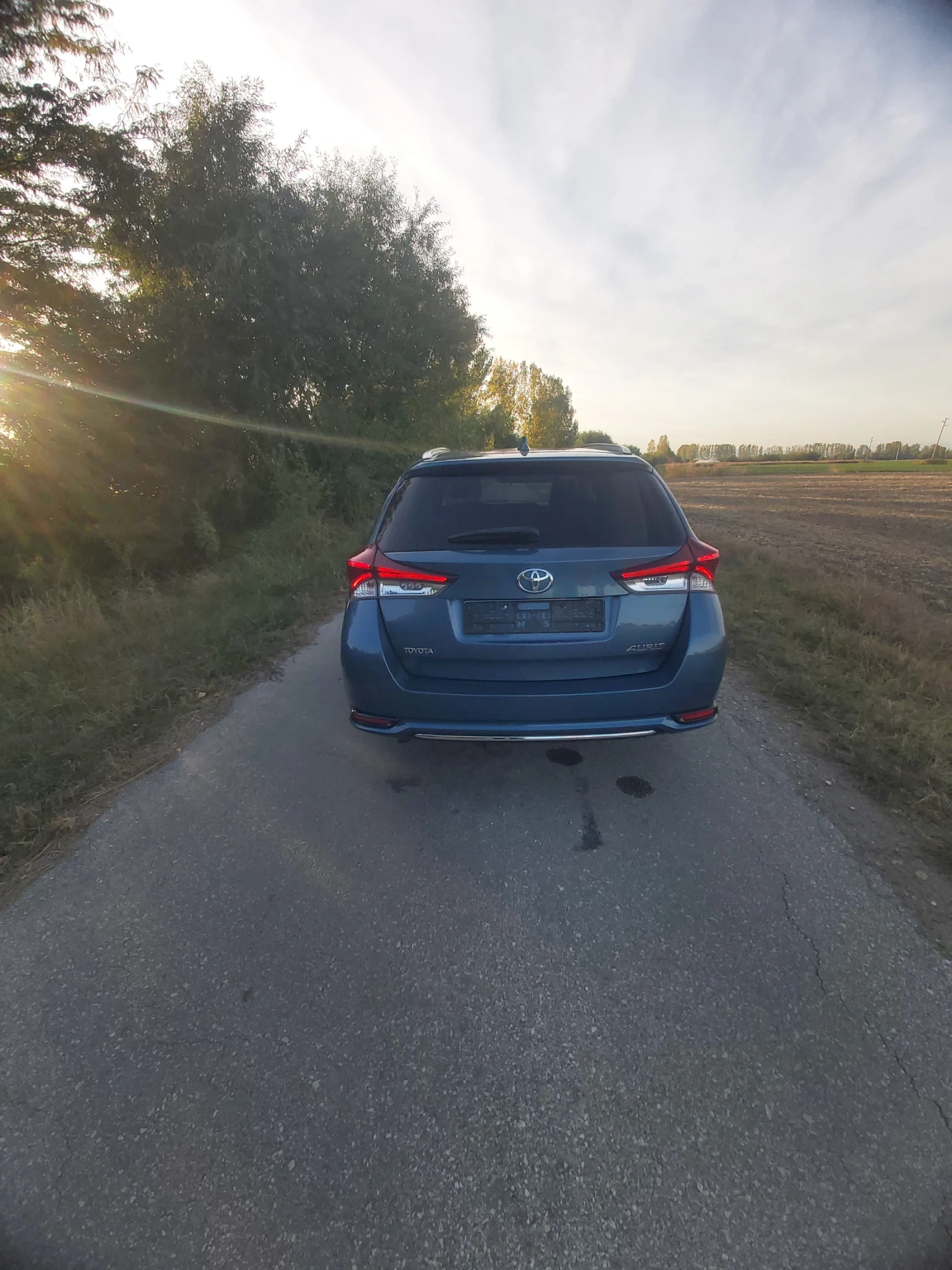 Toyota Auris 1.6 D4D, снимка 5 - Автомобили и джипове - 56430733