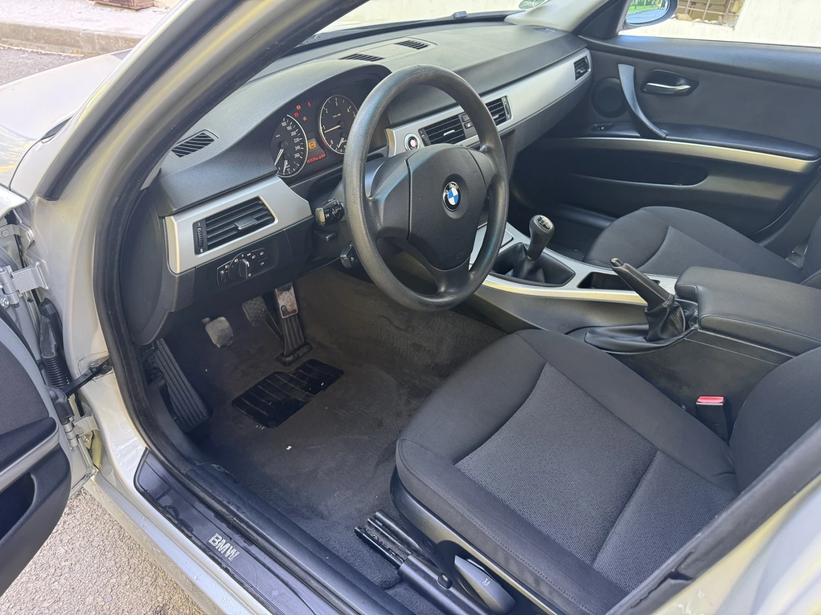 BMW 320 d , снимка 9 - Автомобили и джипове - 56428759