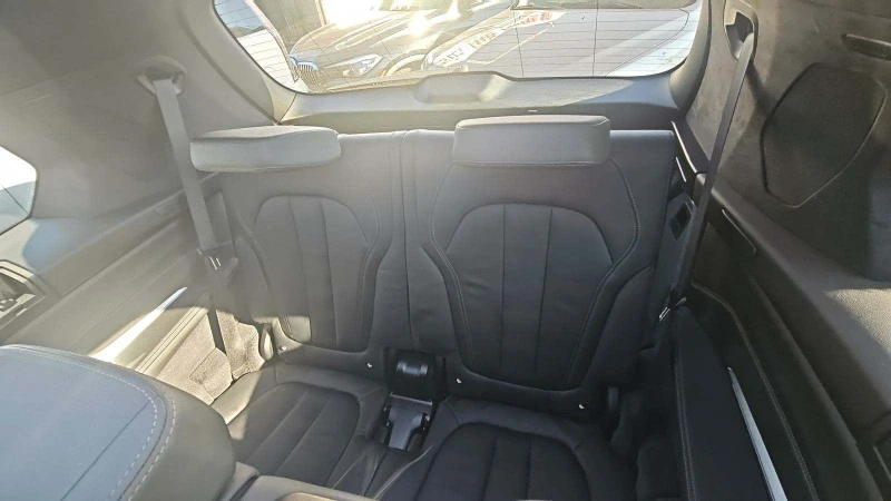 BMW X7 40i* 1ВИ СОБСТВЕНИК* MPACK* PANO* ОБДУХ* HARMAN, снимка 12 - Автомобили и джипове - 47884352