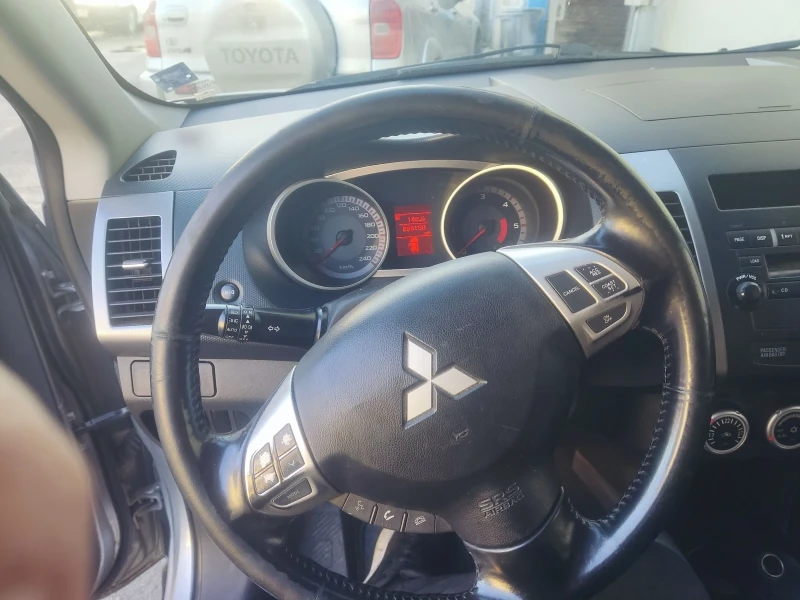 Mitsubishi Outlander, снимка 7 - Автомобили и джипове - 48844029