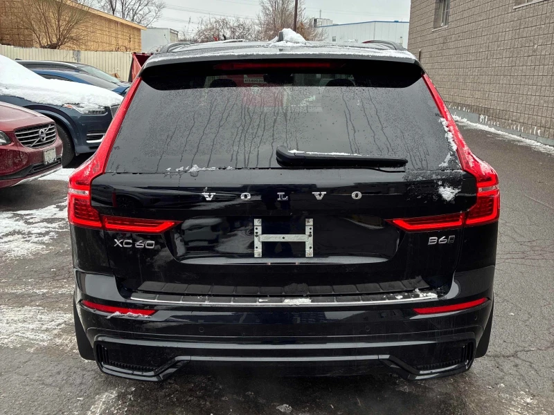 Volvo XC60 * * R-Design* * PANO* KEYLESS* H&K* * CAMERA* * , снимка 5 - Автомобили и джипове - 52691682