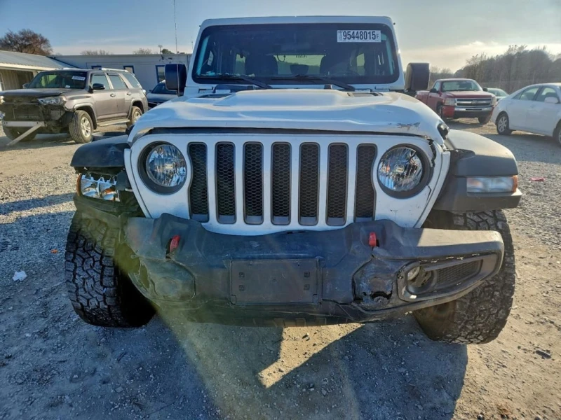 Jeep Wrangler 2021 JEEP WRANGLE * CARFAX * Клип на мотора, снимка 5 - Автомобили и джипове - 53445410
