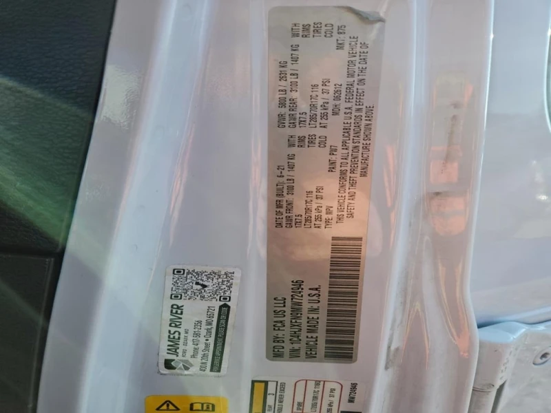 Jeep Wrangler 2021 JEEP WRANGLE * CARFAX * Клип на мотора, снимка 13 - Автомобили и джипове - 53445410