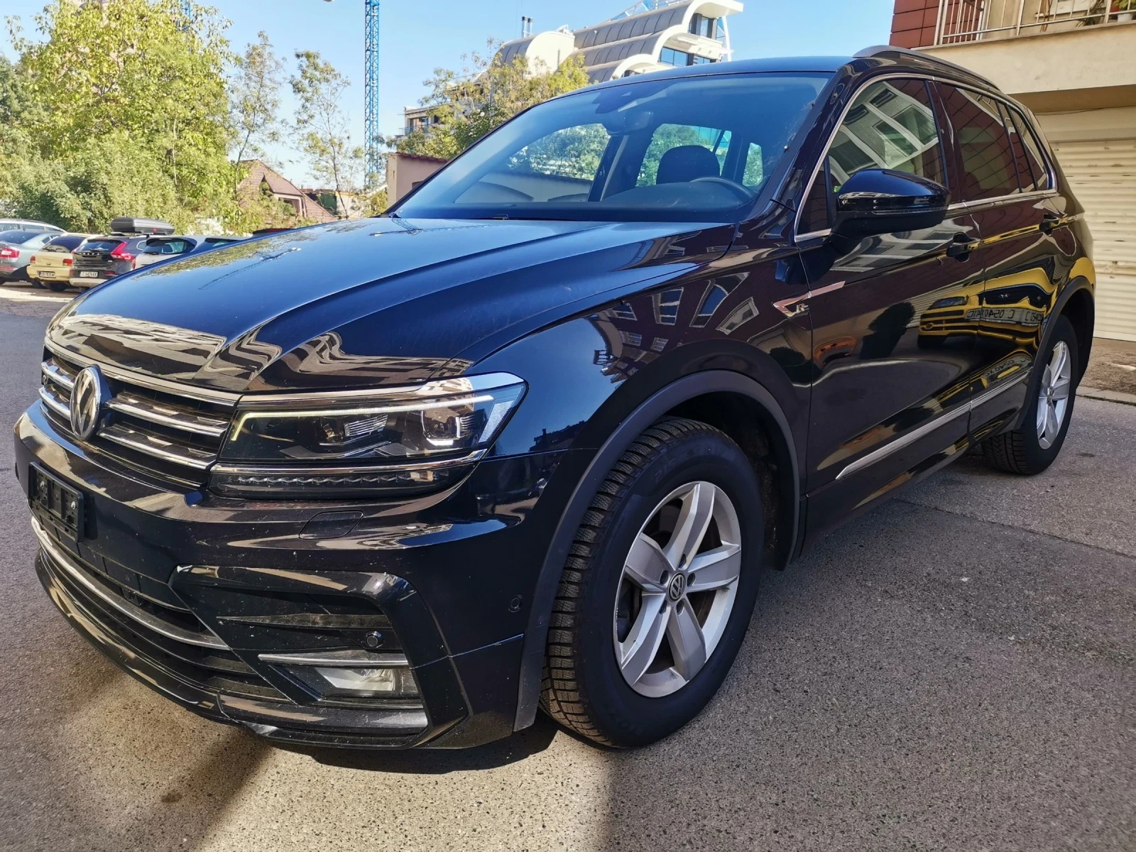 VW Tiguan 2.0TSI R-LINE SWISS - изображение 4