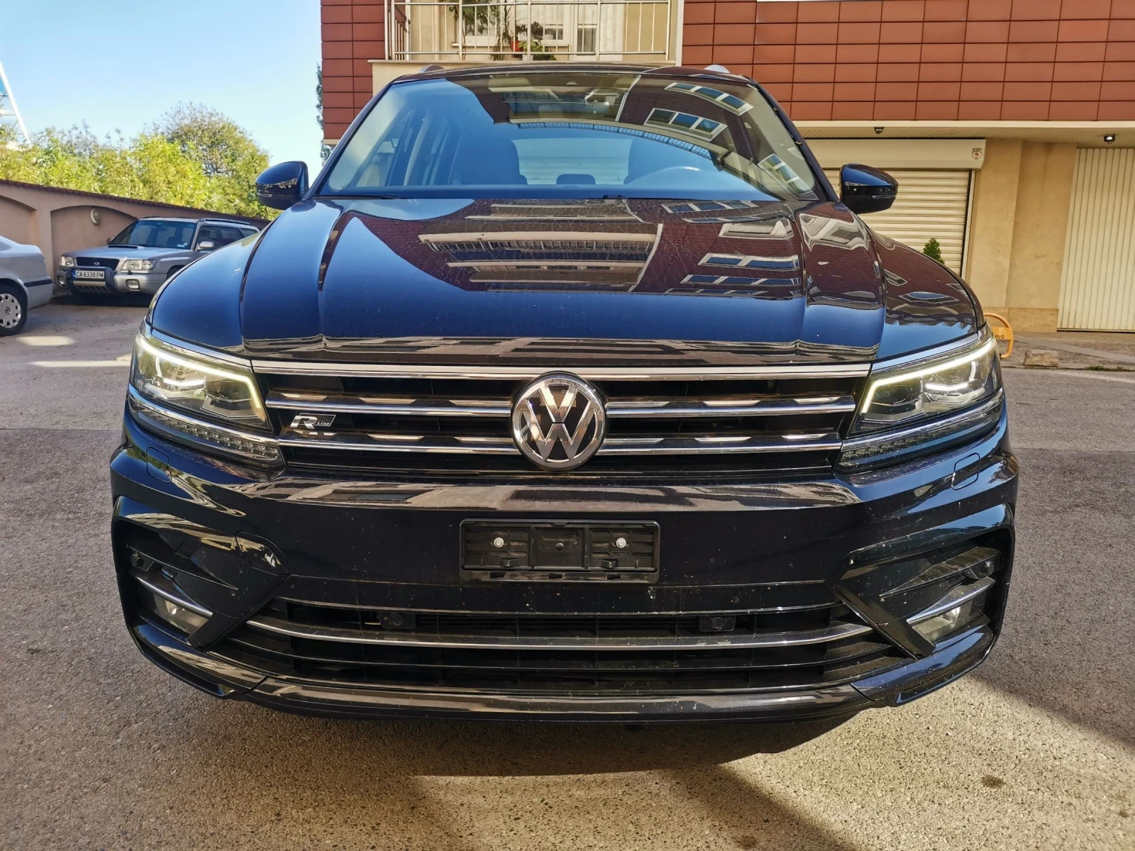 VW Tiguan 2.0TSI R-LINE SWISS - изображение 3