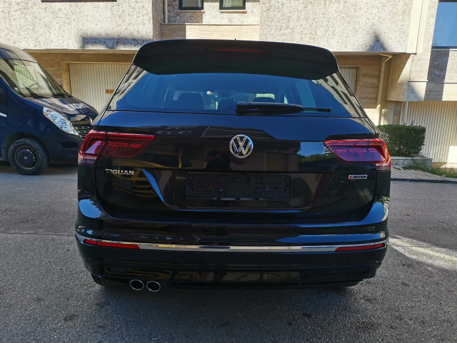 VW Tiguan 2.0TSI R-LINE SWISS - изображение 7