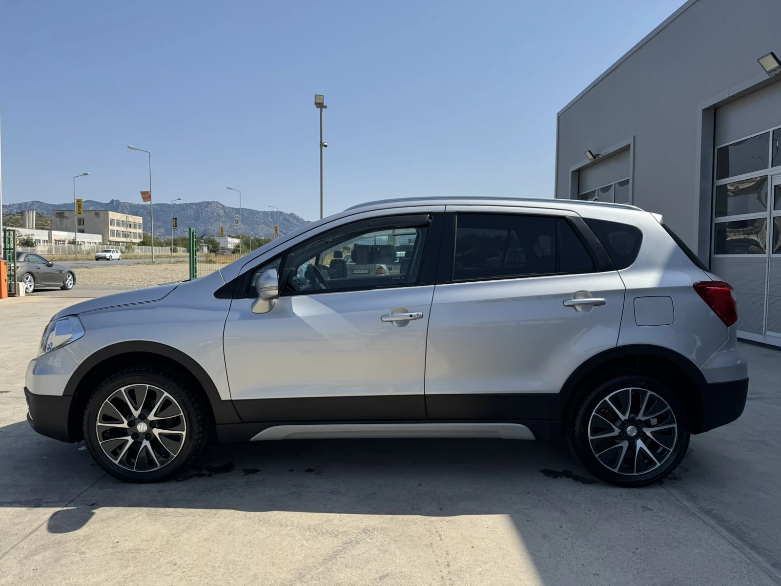 Suzuki SX4 S-Cross 1.6* 120ps* 4x4* Паркт* Климатроник - изображение 2