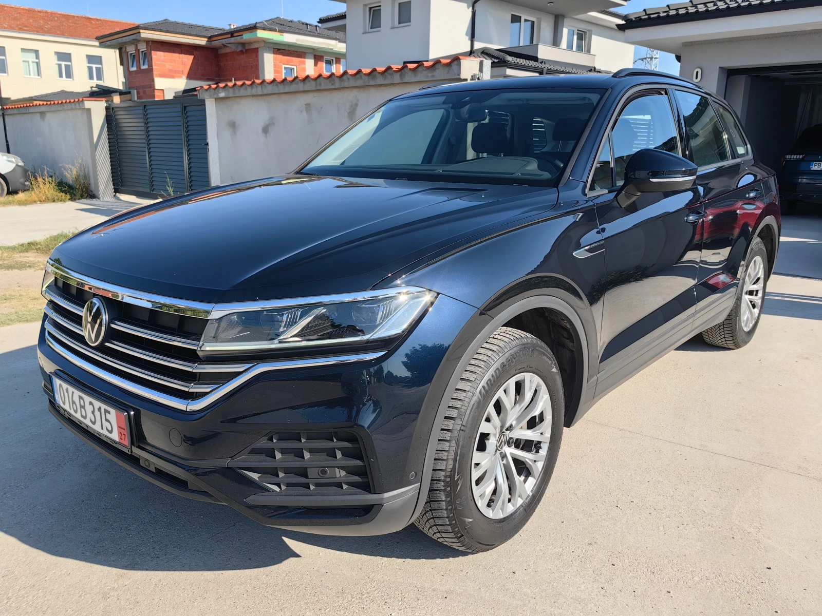 VW Touareg 3.0TDI V6 286k. Автомат 8ск. 4Motion - изображение 3