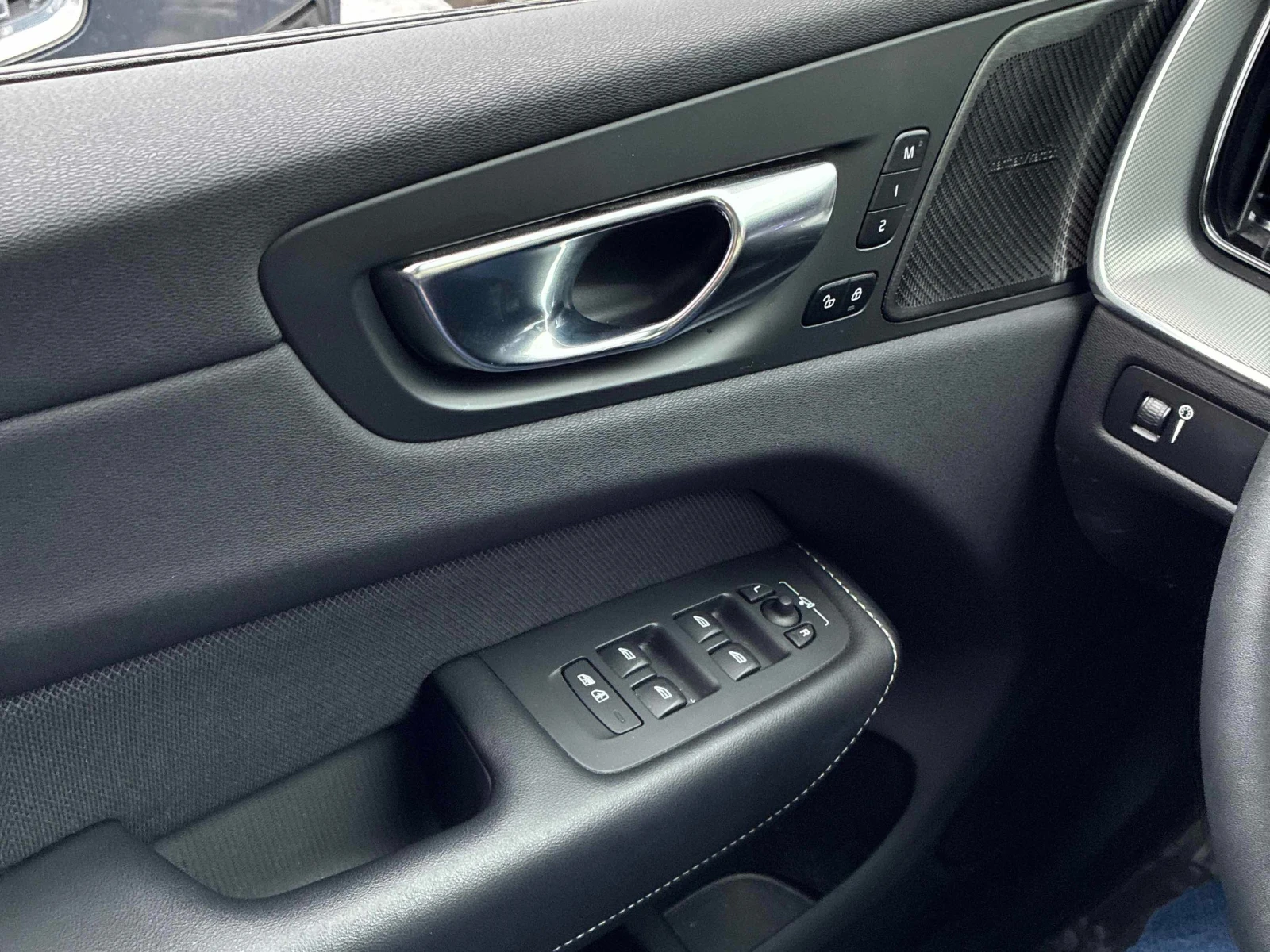 Volvo XC60 * * R-Design* * PANO* KEYLESS* H&K* * CAMERA* *  | Mobile.bg   11