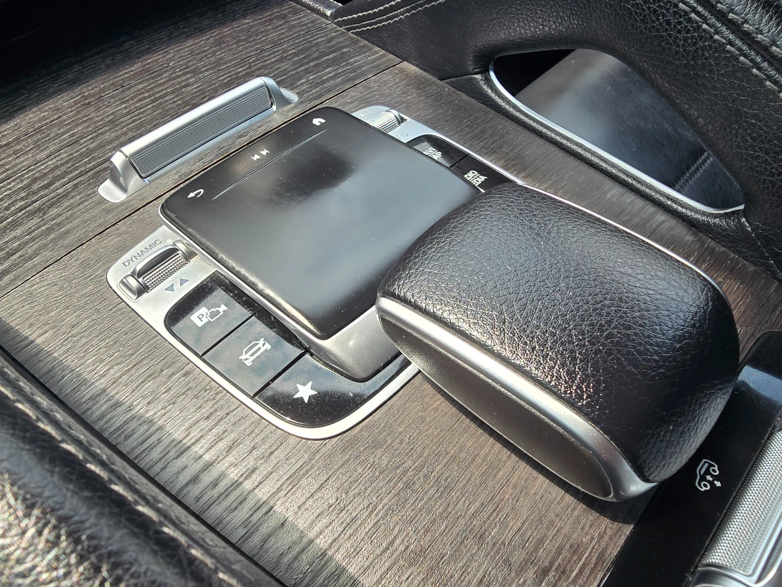 Mercedes-Benz GLE 400 AMG* , снимка 13 - Автомобили и джипове - 55139176