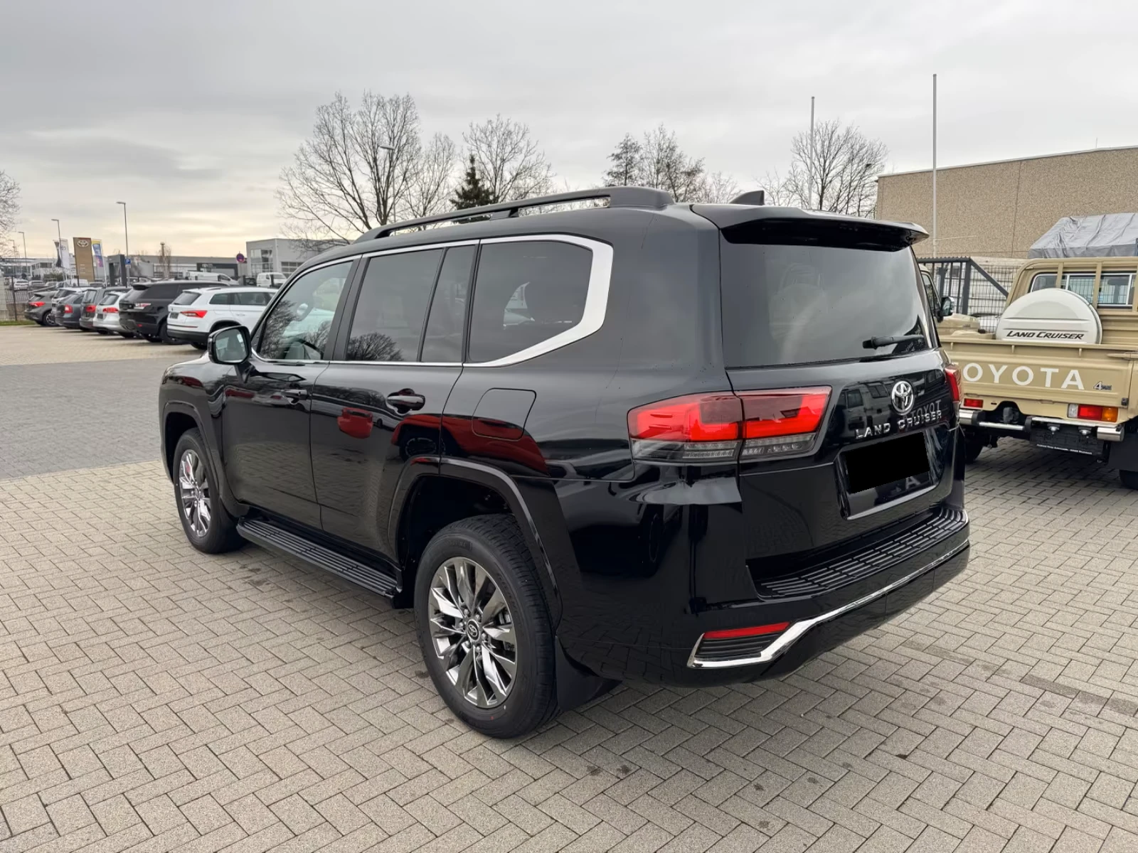 Toyota Land cruiser LC300* PREMIUM* JBL* HEAD-UP* DISTR* MEMORY* 360CA, снимка 4 - Автомобили и джипове - 55699203