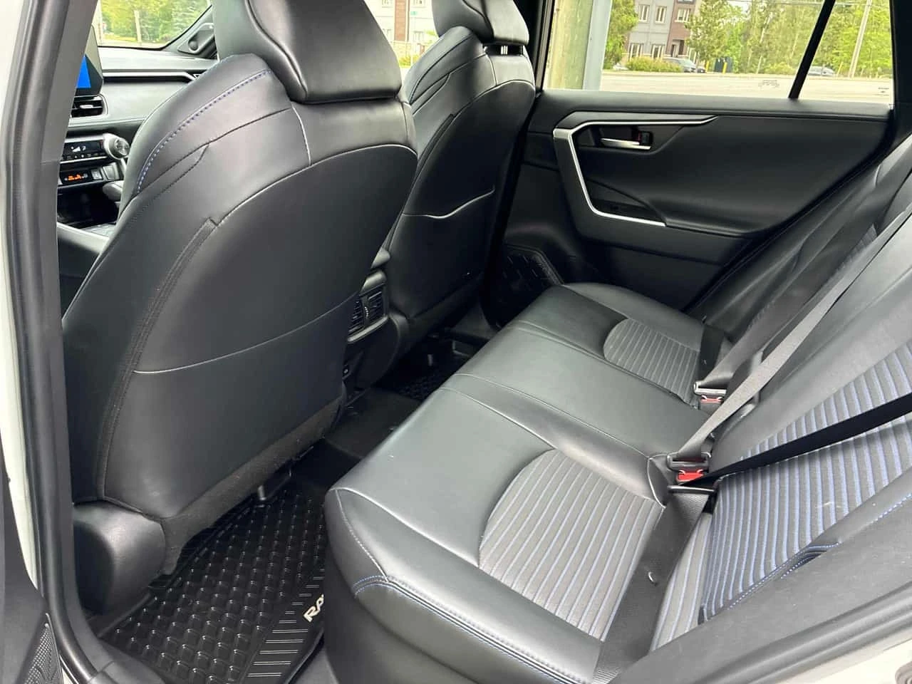 Toyota Rav4  Hybrid XSE / CARFAX / АВТОКРЕДИТ , снимка 14 - Автомобили и джипове - 55735054