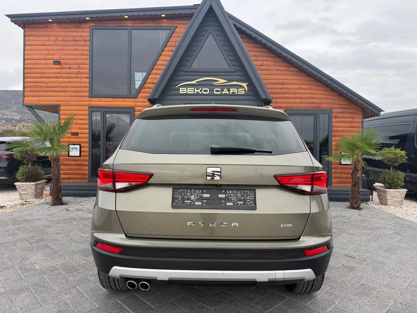 Seat Ateca 4-drive/Безупречна, снимка 6 - Автомобили и джипове - 56513526