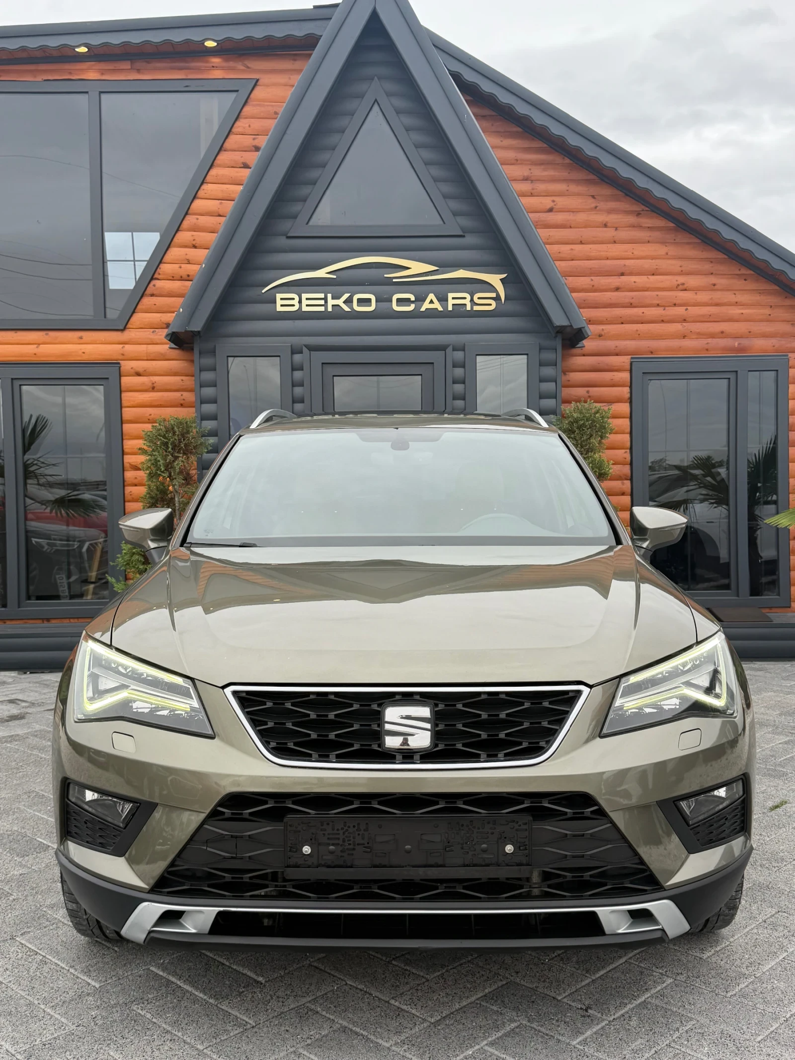 Seat Ateca 4-drive/Безупречна, снимка 2 - Автомобили и джипове - 56513526
