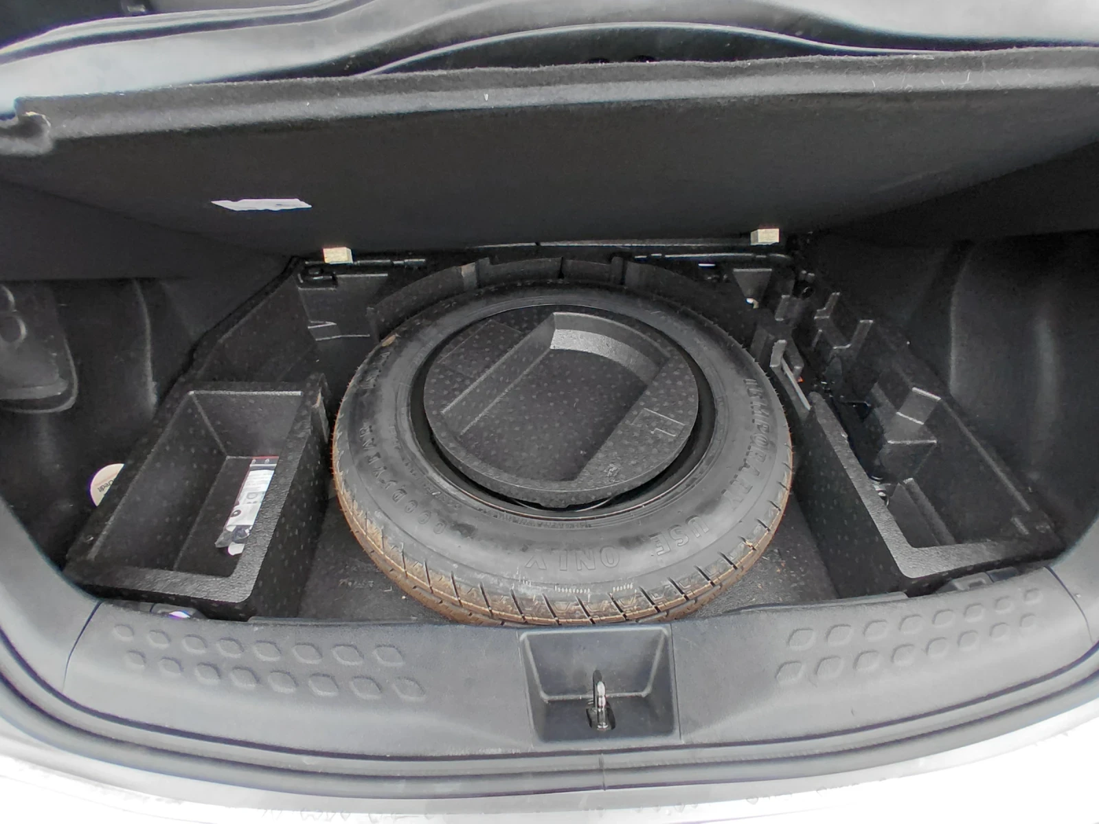 Toyota C-HR Бензин, снимка 13 - Автомобили и джипове - 56540153