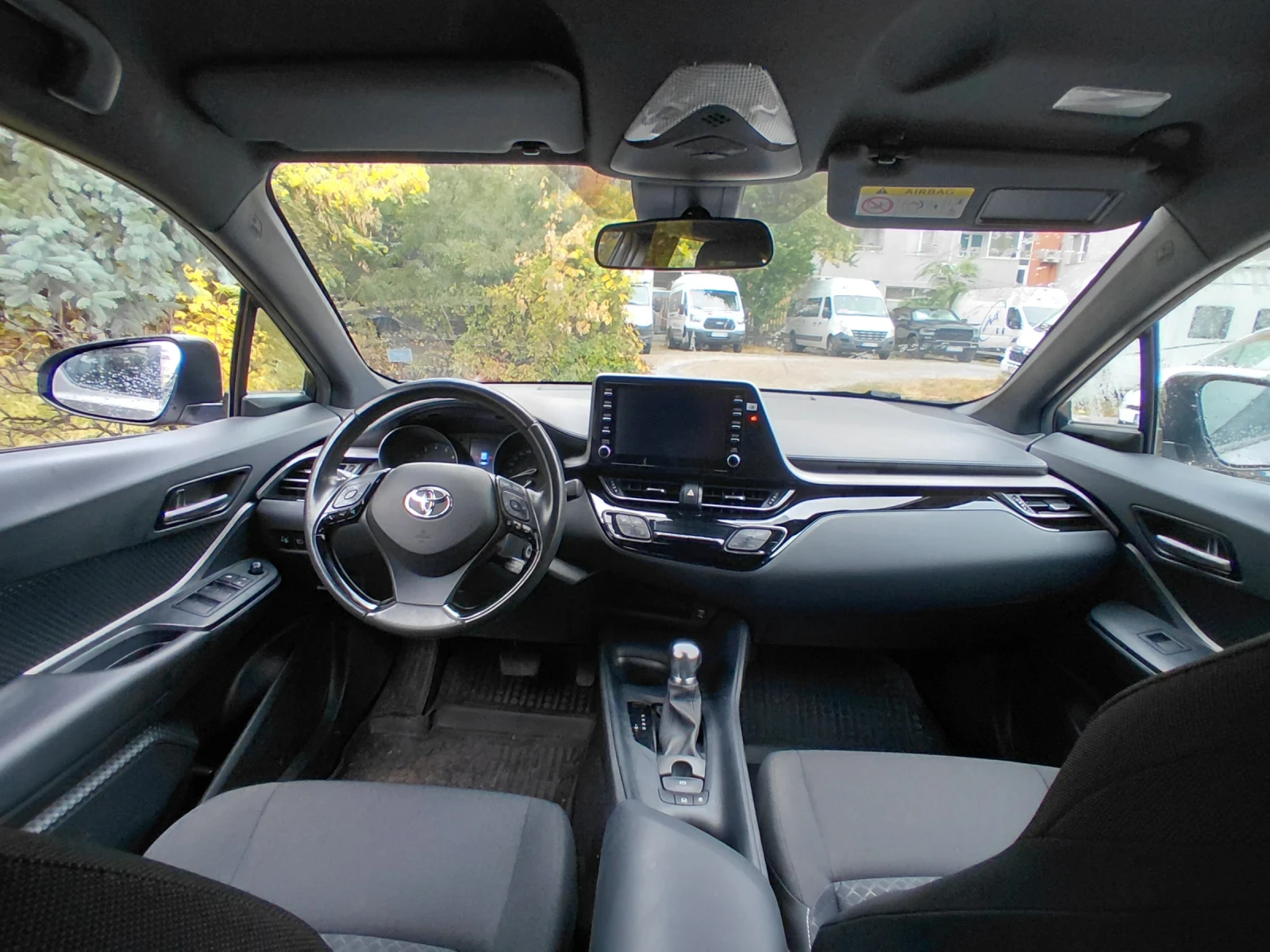 Toyota C-HR Бензин, снимка 8 - Автомобили и джипове - 56540153