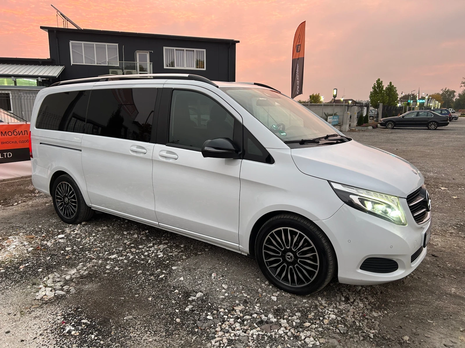Mercedes-Benz V 250  - изображение 5