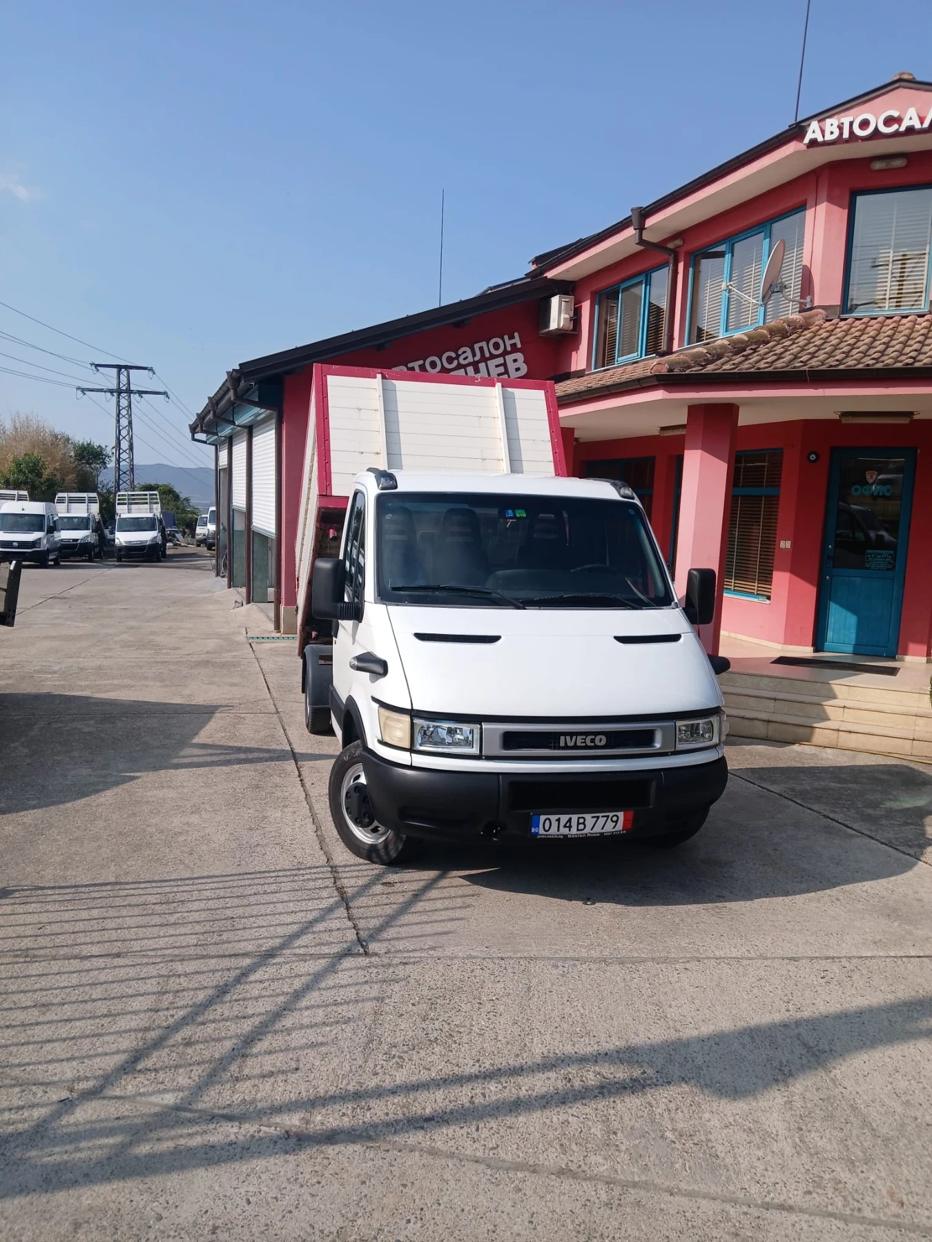 Iveco Daily 3.0HPT* 35C17* Климатик* Тристранен самосвал, снимка 2 - Бусове и автобуси - 55791681