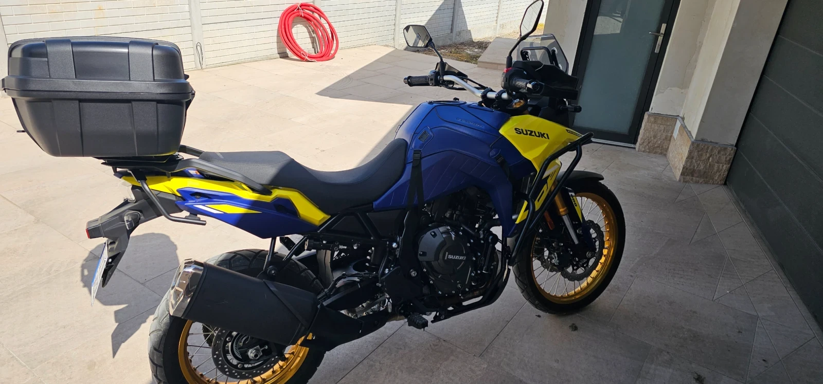 Suzuki V-strom, снимка 1
