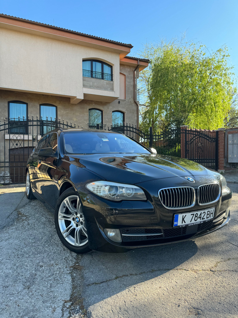 BMW 530 3x Tv*Distronic*Head Up*Panorama*Keyless GO*Full, снимка 2 - Автомобили и джипове - 45222561