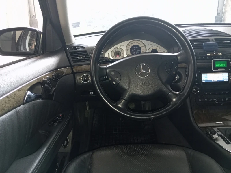 Mercedes-Benz E 270, снимка 9 - Автомобили и джипове - 47199018