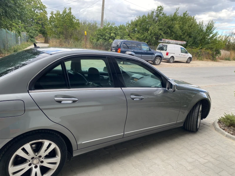 Mercedes-Benz C 200, снимка 12 - Автомобили и джипове - 47240656