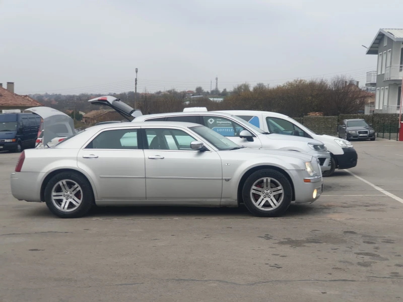 Chrysler 300c, снимка 12 - Автомобили и джипове - 49022393